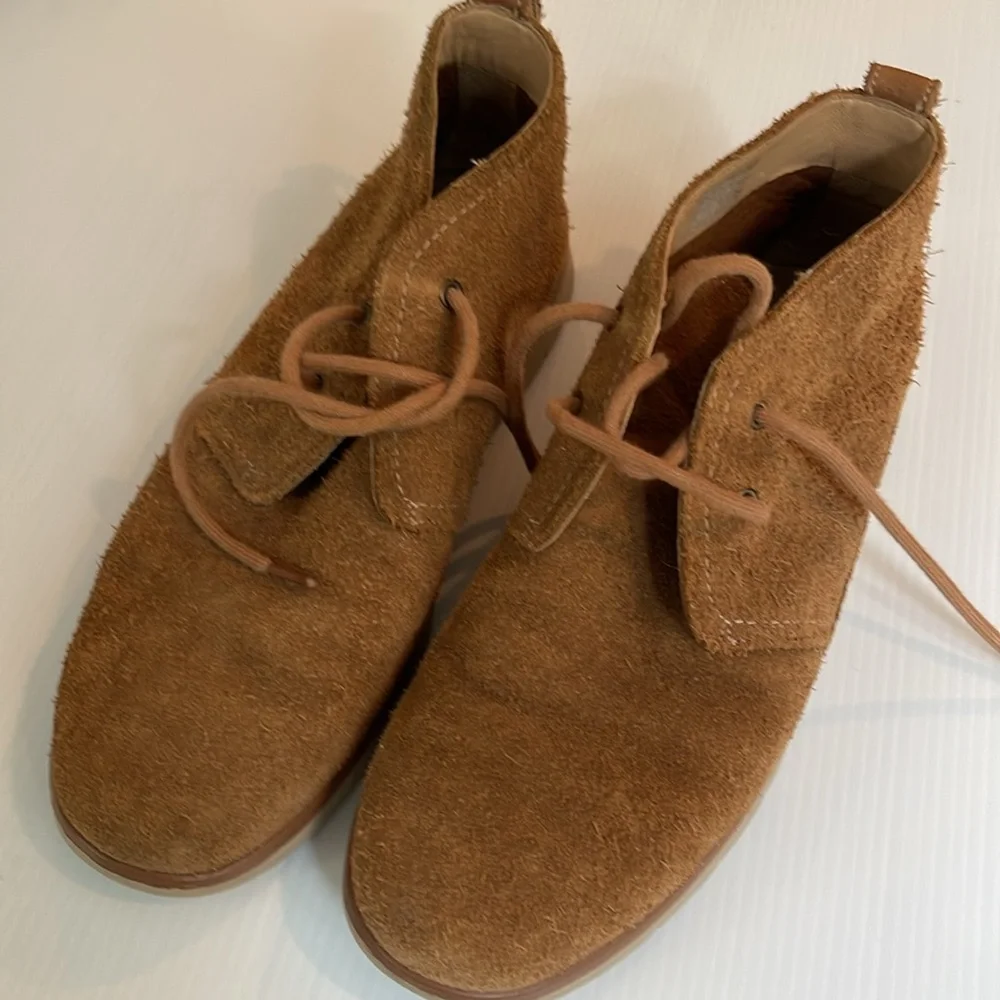 UGG men tan